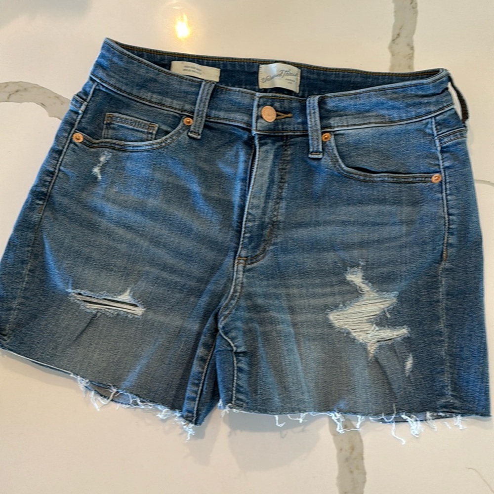 Universal Thread Midi Short